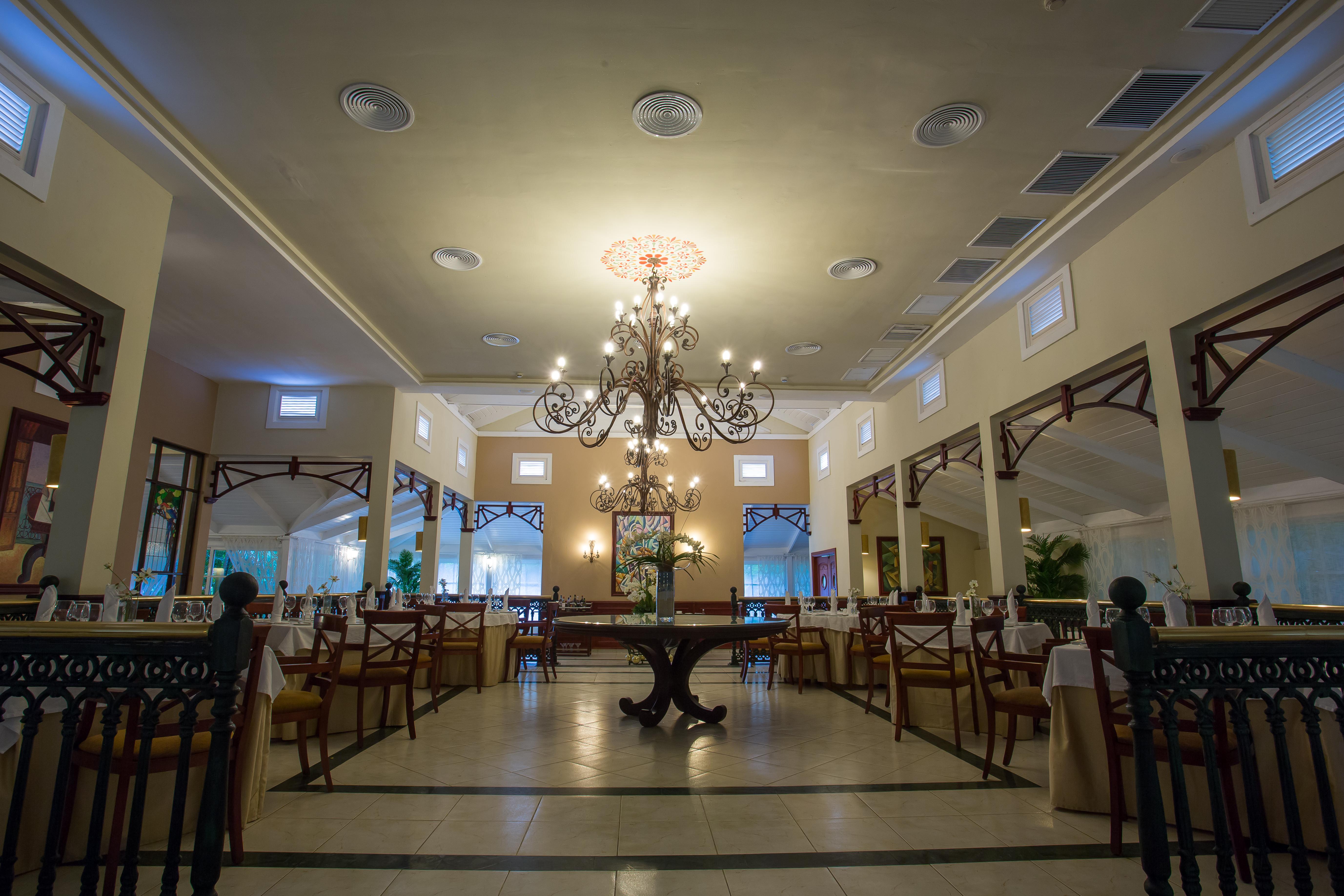 บาเอีย ปรินซิเป ลักชัวรี เอล ปอร์ติโย - ออล อินคลูซีฟ  Hotel ลาสแตร์เรนาส ภายนอก รูปภาพ