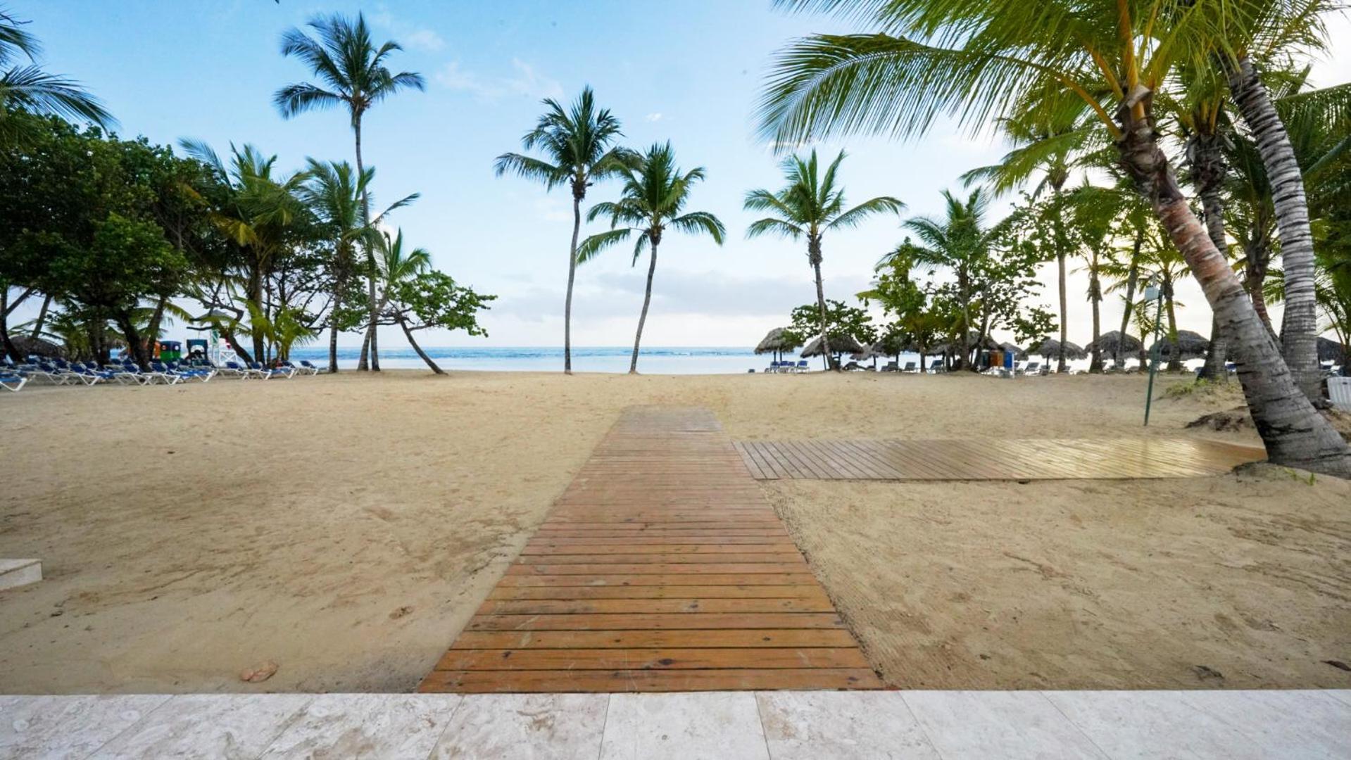 บาเอีย ปรินซิเป ลักชัวรี เอล ปอร์ติโย - ออล อินคลูซีฟ  Hotel ลาสแตร์เรนาส ภายนอก รูปภาพ